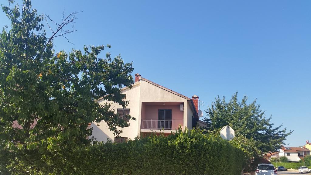 Apartment Milka Rovinj Exterior photo